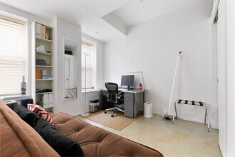 1166 Washington St, Unit 205 in Boston, MA - Foto de edificio - Building Photo
