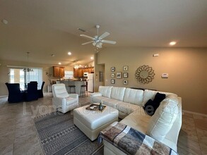 2202 SE 8th St in Cape Coral, FL - Building Photo - Building Photo