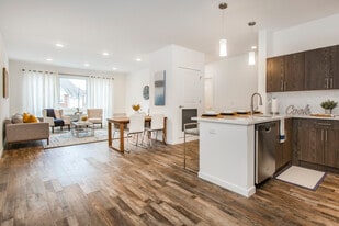 Lexington at Carteret in Carteret, NJ - Building Photo