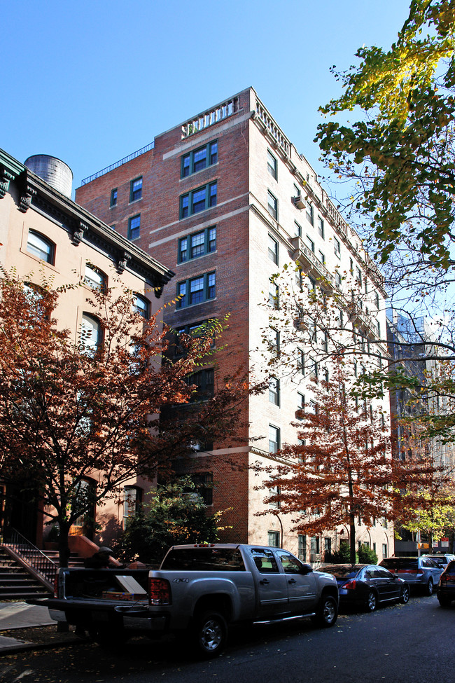 Cooperative in Brooklyn, NY - Foto de edificio - Building Photo