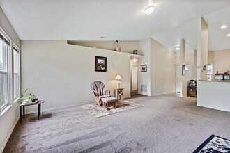 301 Parkmont Way in Caldwell, ID - Foto de edificio - Building Photo