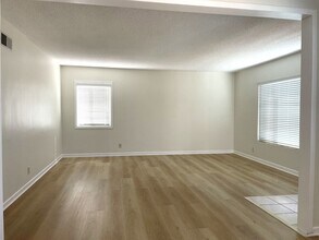 1184 W 25th St in Los Angeles, CA - Building Photo - Building Photo