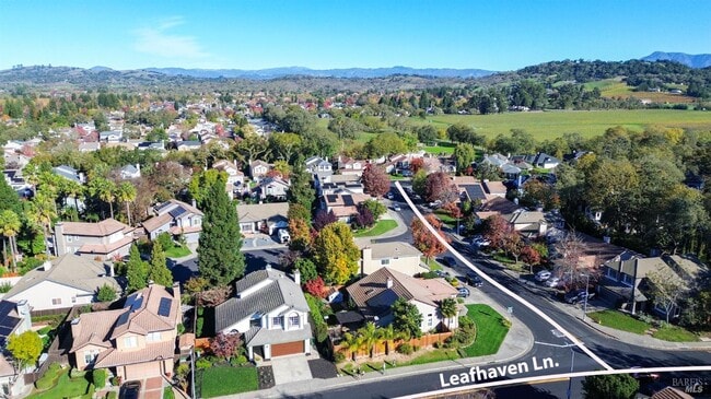 517 Leafhaven Ln in Windsor, CA - Building Photo - Building Photo