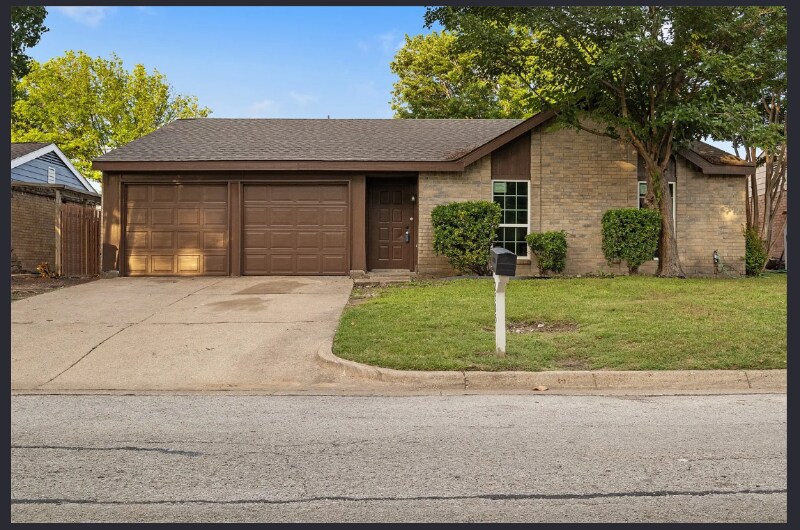 2505 Clearwood Dr in Arlington, TX - Foto de edificio