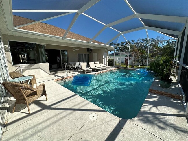 4580 Crystal Rd in Venice, FL - Foto de edificio - Building Photo