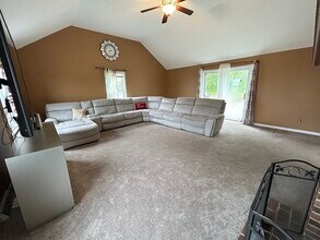 35 Fox Meadow Dr in Worcester, MA - Building Photo - Building Photo