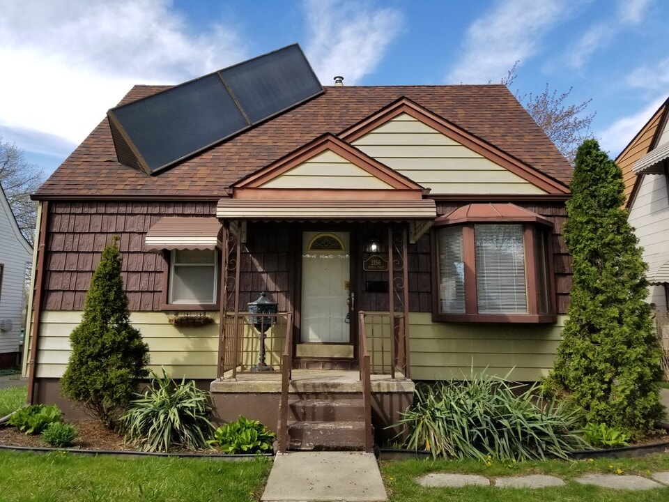 2156 Thomas St in Lincoln Park, MI - Building Photo