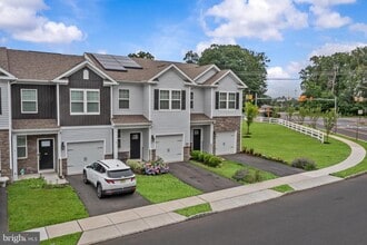 3 Katherine Dr in Burlington, NJ - Building Photo - Building Photo