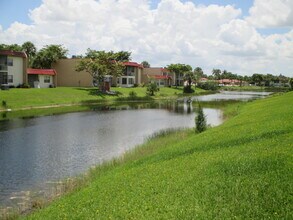 224 Lake Dora Dr in West Palm Beach, FL - Building Photo - Building Photo
