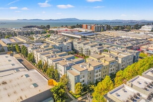 The Courtyards at 65th Street in Emeryville, CA - Building Photo