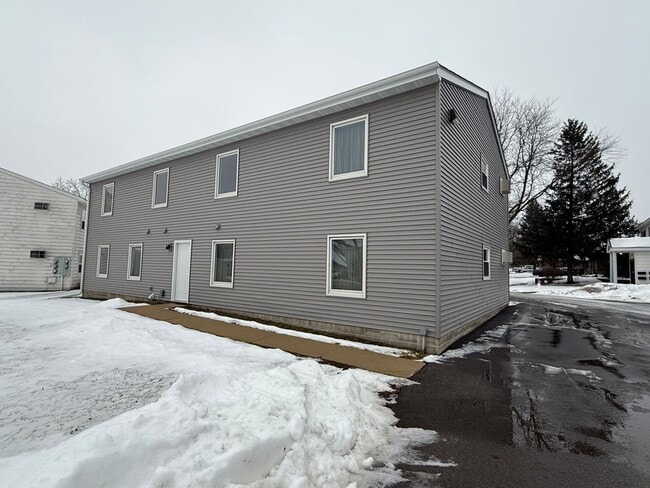 1017 21st St SE in Rochester, MN - Foto de edificio - Building Photo