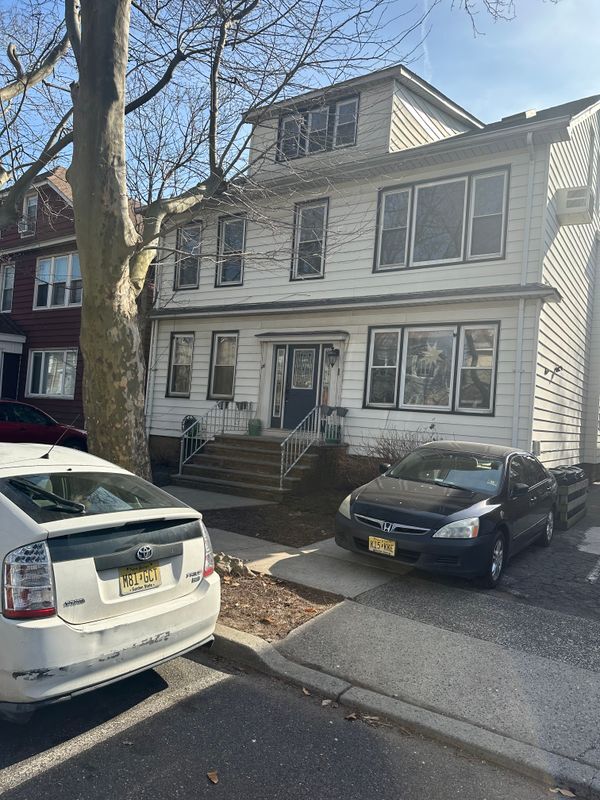 property at 28 Lincoln Pkwy