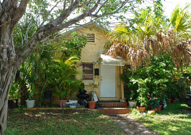 2000 Madison St in Hollywood, FL - Foto de edificio - Building Photo