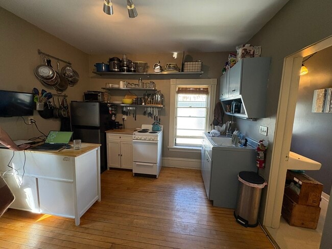 105 Loomis St, Unit #1 in Burlington, VT - Foto de edificio - Building Photo