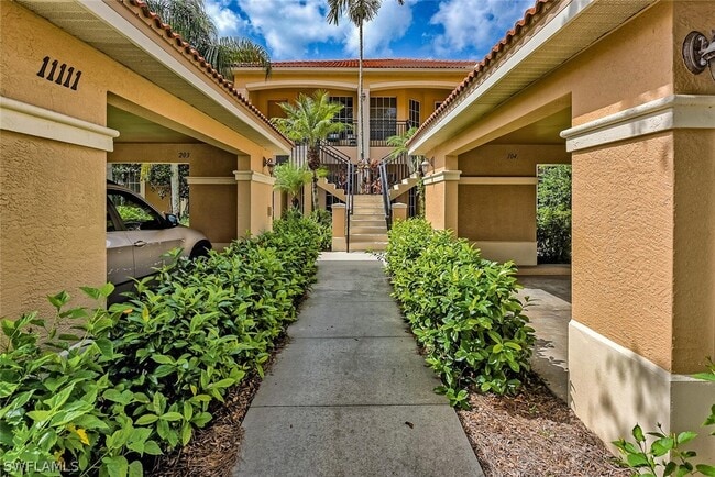 11111 Corsia Trieste Way in Bonita Springs, FL - Foto de edificio - Building Photo
