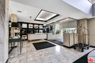 1131 Alta Loma Rd in West Hollywood, CA - Building Photo - Building Photo