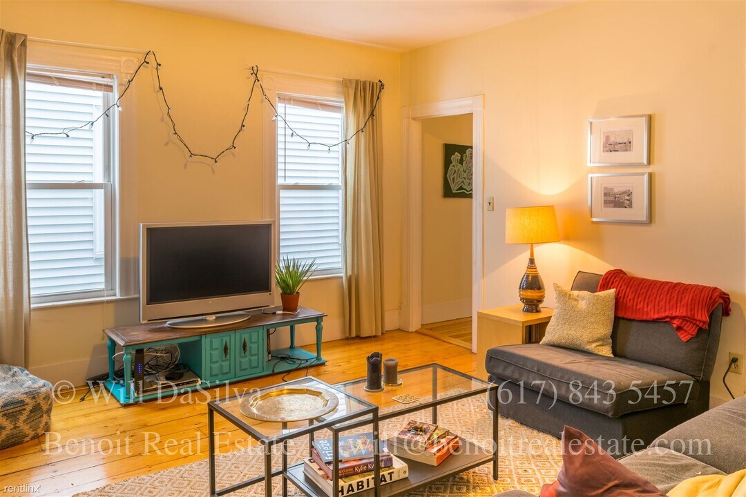 14 Stickney Ave-Unit -Apt 2 in Somerville, MA - Building Photo