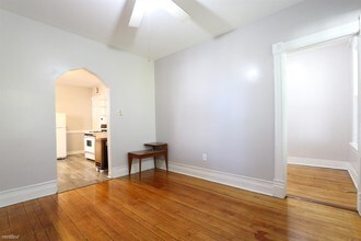 2124 W 18th Pl-Unit -# 2R in Chicago, IL - Building Photo - Building Photo