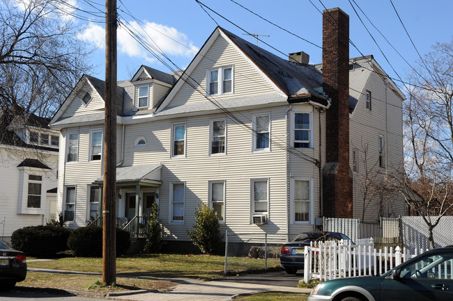 325 Union St in Hackensack, NJ - Building Photo - Building Photo