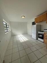 1660 SW 24th Ave in Miami, FL - Building Photo - Building Photo