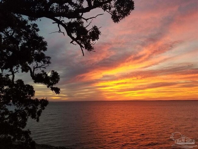 710 Scenic Hwy, Unit 202 in Pensacola, FL - Building Photo - Building Photo