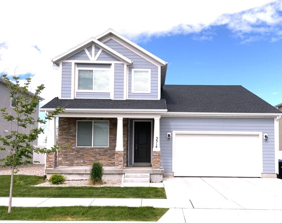 3314 Fields Ave in Syracuse, UT - Foto de edificio