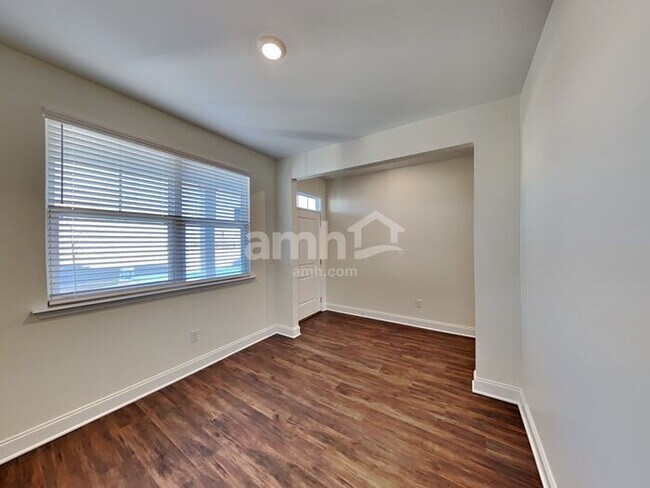 property at 2068 Williamshire Ln