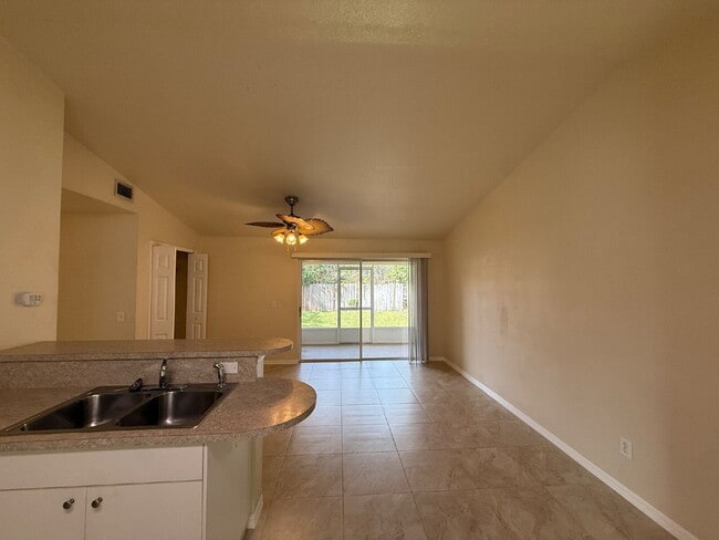 2066 Foxwood Dr in Melbourne, FL - Building Photo - Building Photo