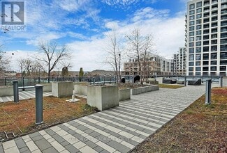 7890 Bathurst St in Vaughan, ON - Building Photo - Building Photo