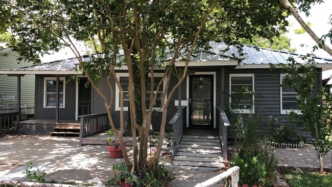 116 N Avenue D in Freeport, TX - Building Photo - Building Photo