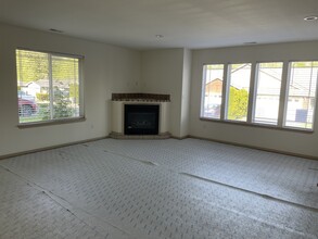 1482 Estate Pl in Fircrest, WA - Building Photo - Building Photo