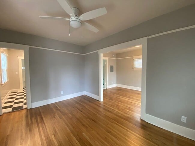 3075 Lincoln Ave in San Diego, CA - Building Photo - Building Photo