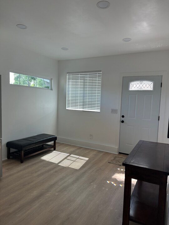 20127 Citronia St in Los Angeles, CA - Building Photo