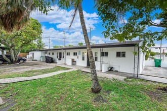 1960 SW 41st Ave in Fort Lauderdale, FL - Building Photo - Building Photo