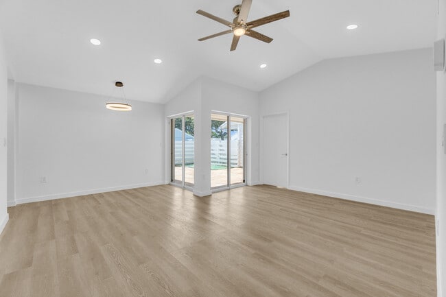 13737 SW 147th Circle Ln in Miami, FL - Building Photo - Building Photo
