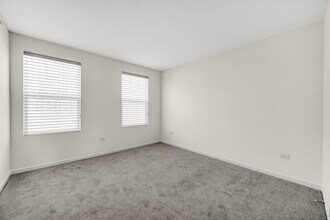 2260 Horseshoe Cir in Naperville, IL - Building Photo - Building Photo