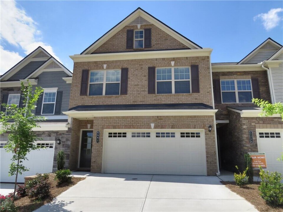 5228 City Walk Dr in Buford, GA - Building Photo