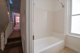 2039 N Gratz St in Philadelphia, PA - Building Photo