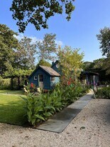 11 Miller Ln W in East Hampton, NY - Building Photo