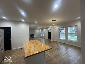 1135 Fairfield Ave in Indianapolis, IN - Building Photo - Building Photo
