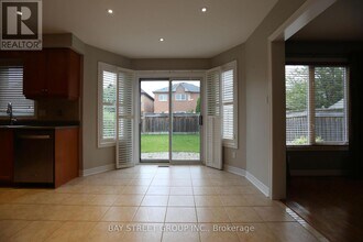 343 Vellore Ave in Vaughan, ON - Building Photo - Building Photo