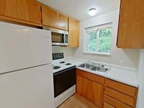 1611 Ferry Alley in Eugene, OR - Building Photo - Building Photo