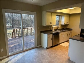 332 W Nightingale Cir in Fayetteville, AR - Building Photo - Building Photo