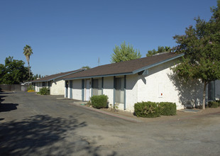 La Paz Apartments in Clovis, CA - Building Photo - Building Photo