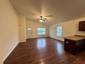 8232 E Snowy Pass Cir, Unit 8232 in Wasilla, AK - Building Photo - Building Photo