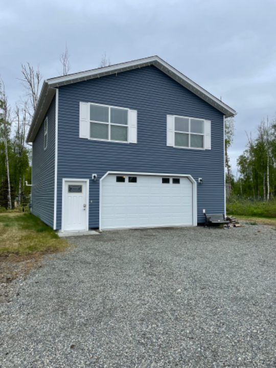 5561 W Serene Cir in Wasilla, AK - Building Photo