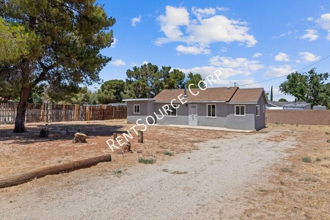 4535 W Ave M10 in Quartz Hill, CA - Building Photo - Building Photo