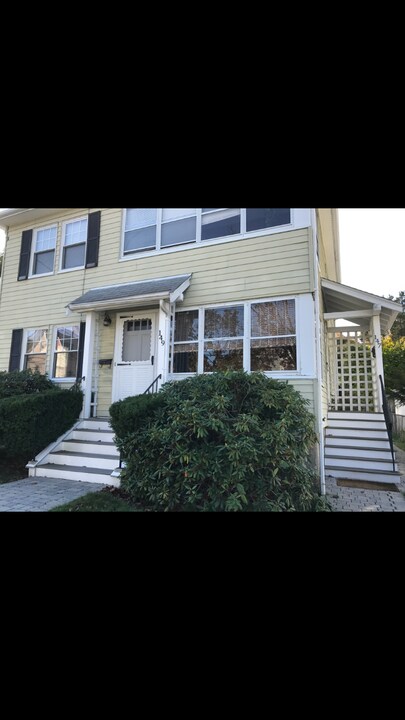 147 Farrington St, Unit 2nd floor in Quincy, MA - Building Photo