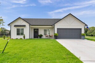 1703 Jase Ct in Wichita, KS - Building Photo