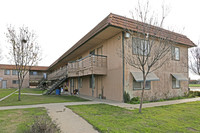 Los Olivos Apartments in Firebaugh, CA - Foto de edificio - Building Photo